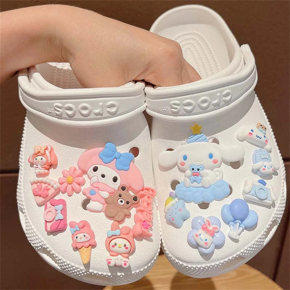 Hello Kitty Sanrio Shoe Charm Set – LED Accessories for Sandals & Clogs