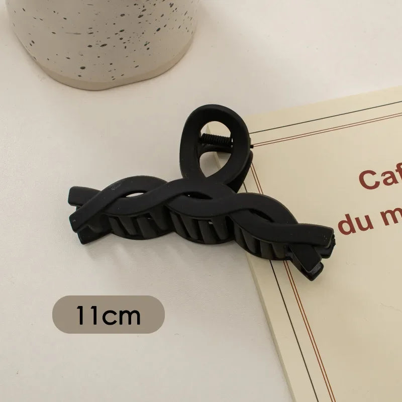 Korean Style Black Large Hair Claws Elegant Acrylic Hairpins Barrette Crab Hair Clips Headwear for Women Girls Hair Accessories