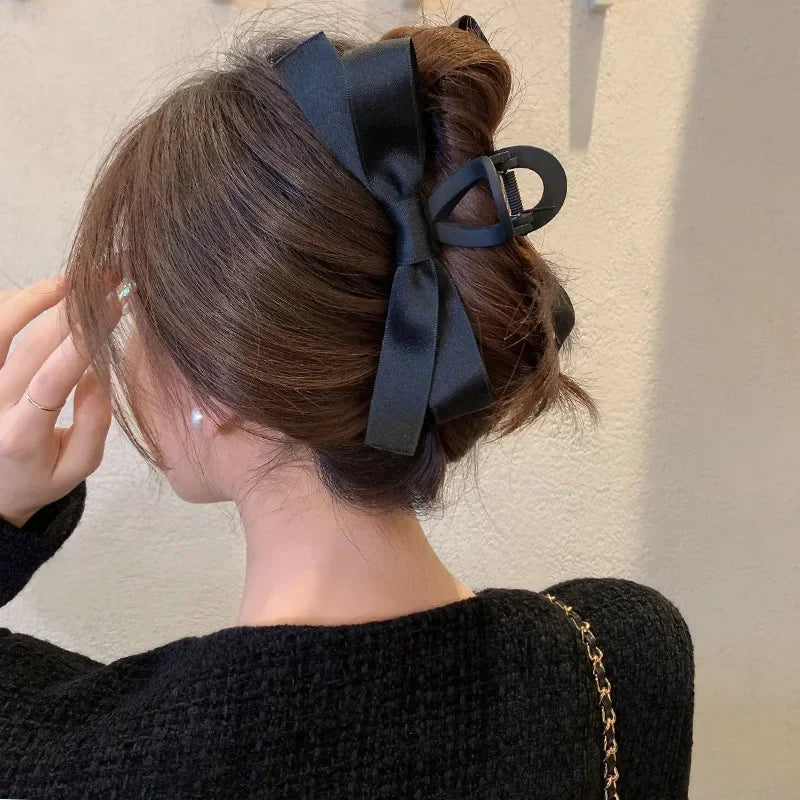 Elegant Black Bow Hair Claw – Stylish Plastic Hair Clip for Women & Girls